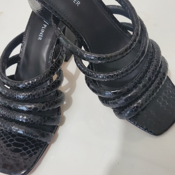 Shoes - Picture 2 of 4